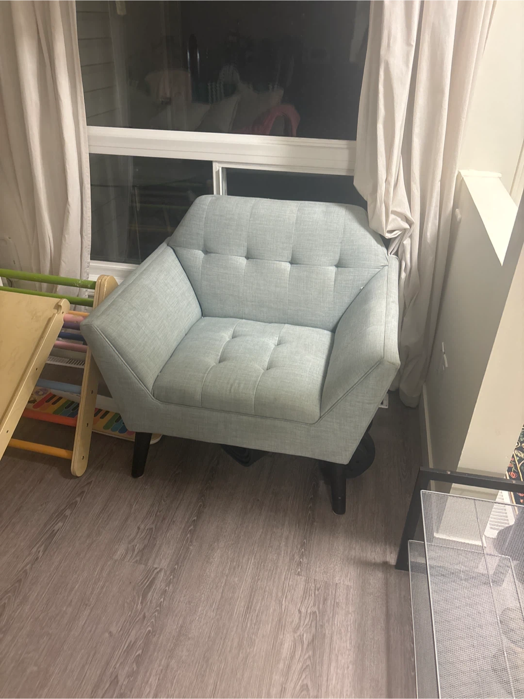 Two blue armchairs with pillows & decorative blanket