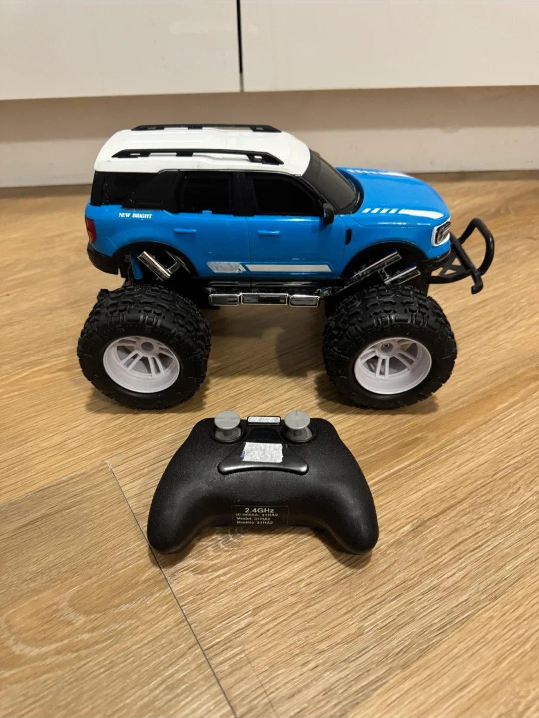 Ford Bronco 1:16 Remote Control Truck