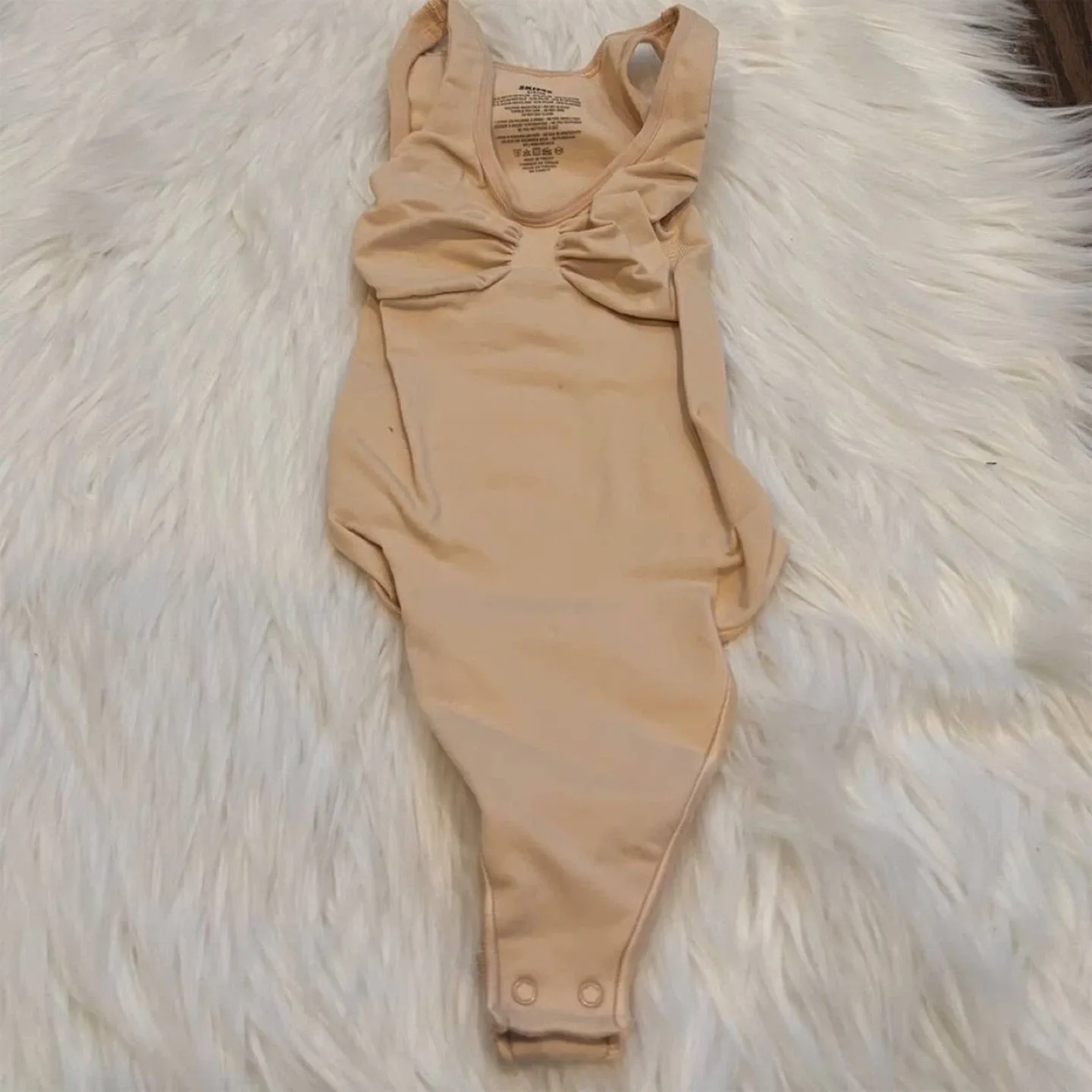 SKIMS Scoop Neck Sculpting Bodysuit (Sand) XXL(XL) image indicator(2)