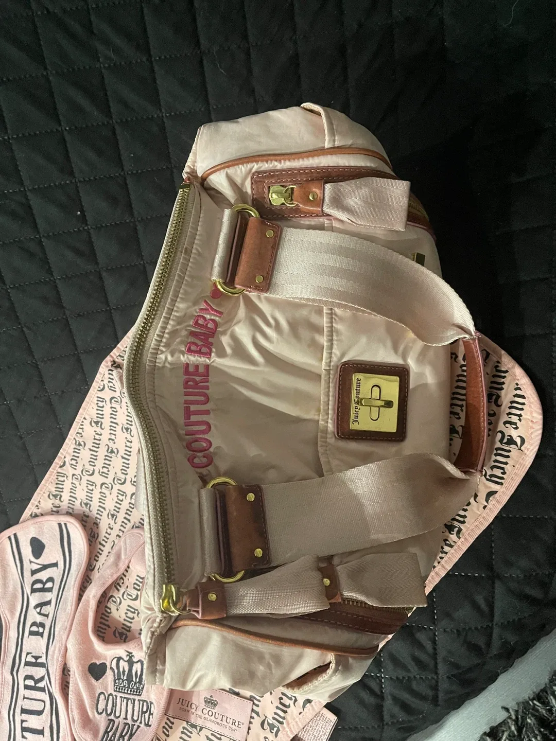 Juicy Couture Baby Diaper Bag & Changing Pad Set image indicator(4)