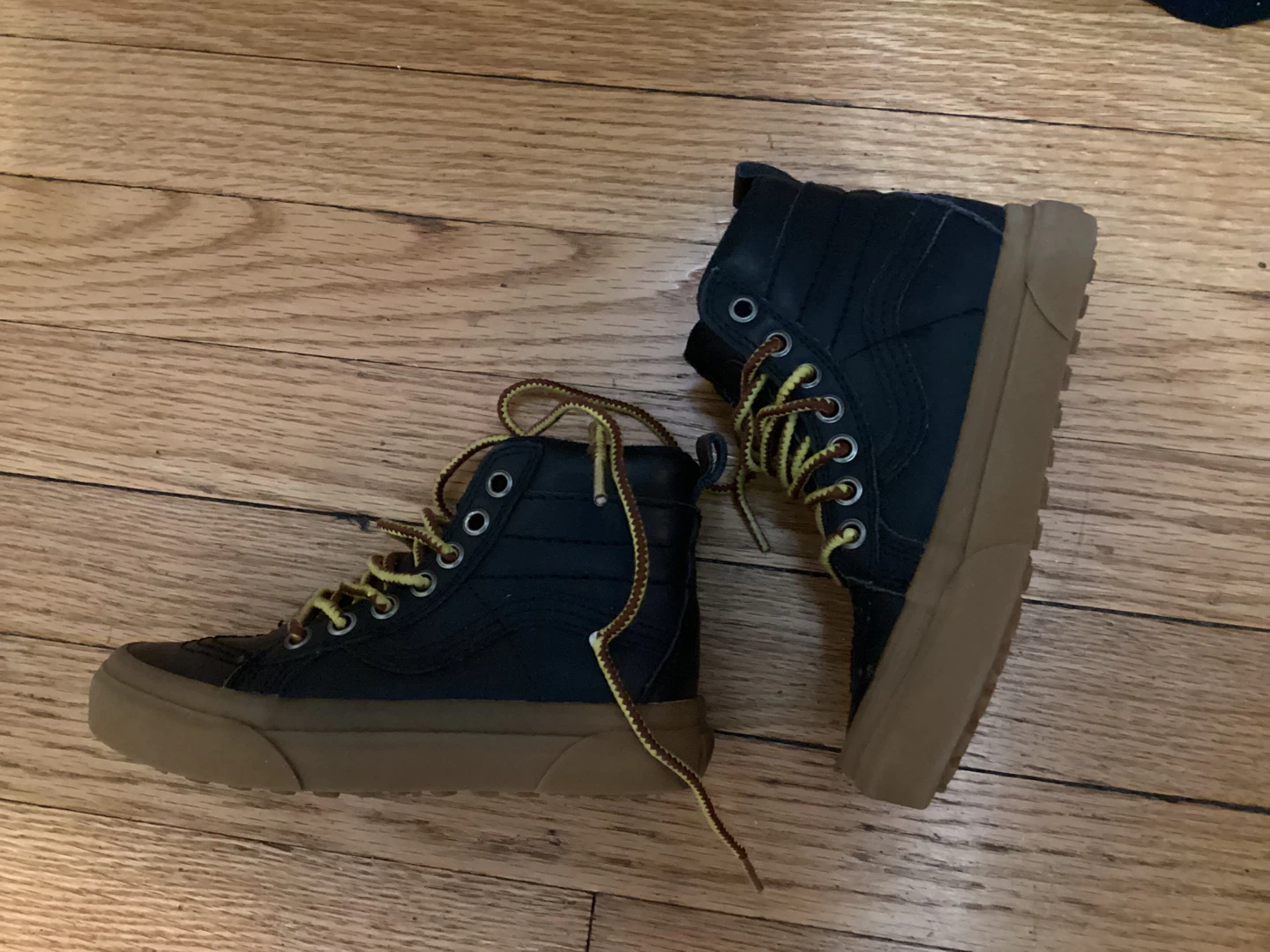 11.5 Kids Vans Sk8-Hi MTE Shoes - Black/Gum