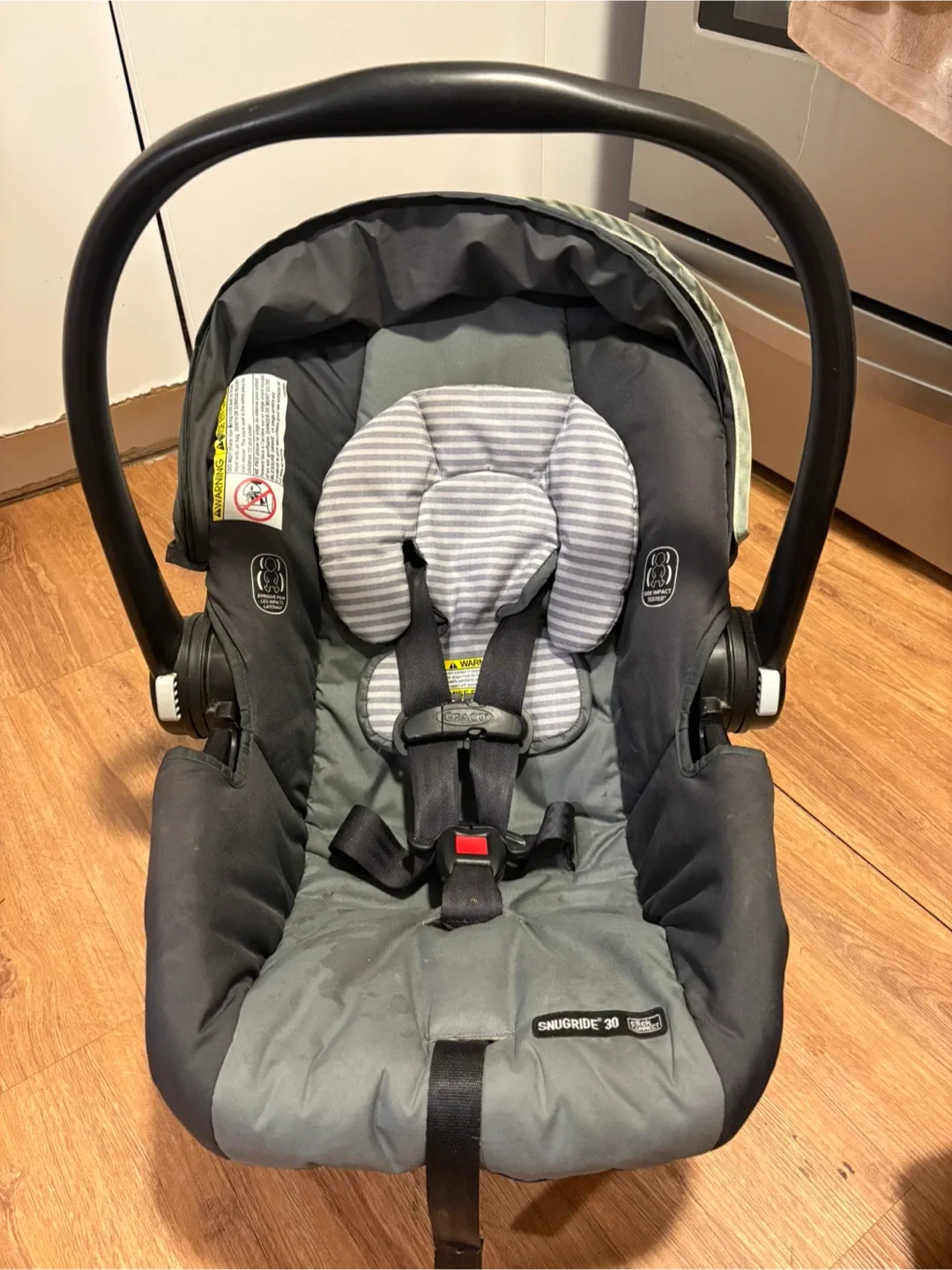 Graco SnugRide 30 Infant Car Seat with Base image indicator(4)