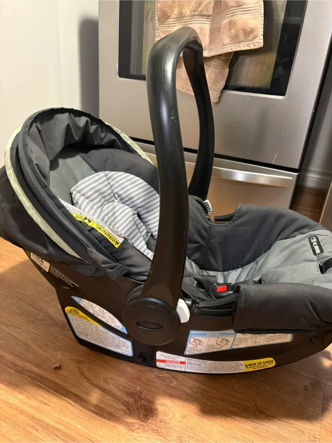 Graco SnugRide 30 Infant Car Seat with Base image indicator(3)