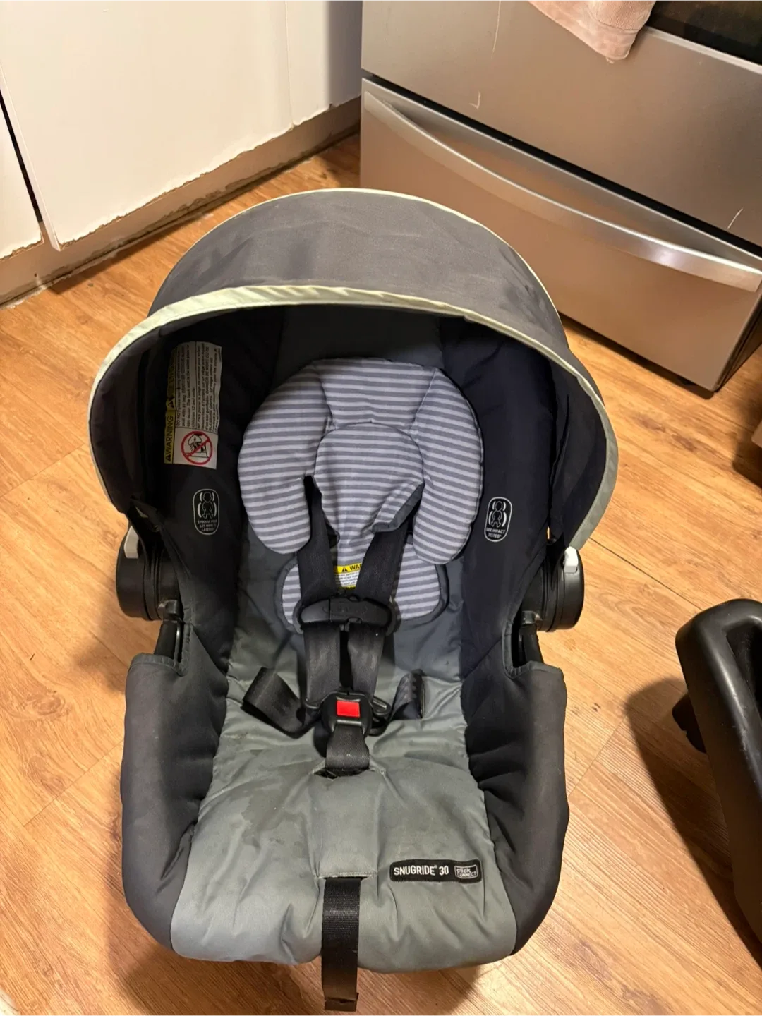 Graco SnugRide 30 Infant Car Seat with Base image indicator(2)