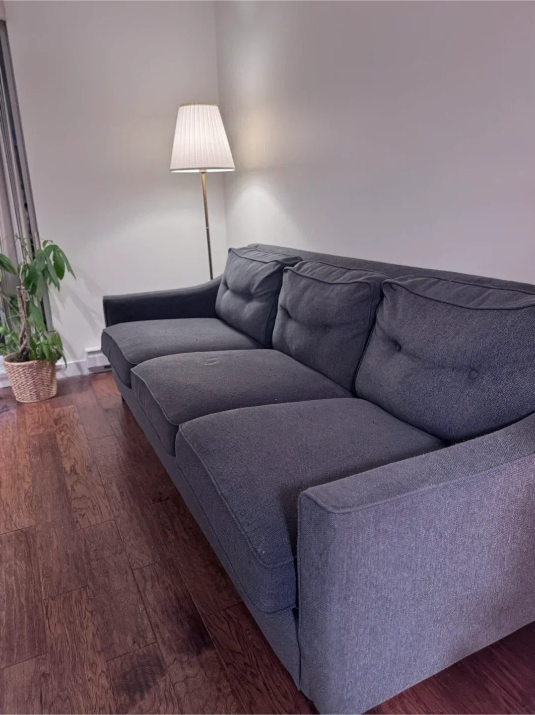 Grey Three-Seat Sofa image indicator(3)