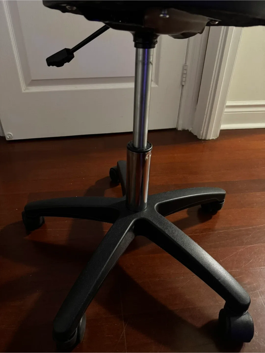 Black Rolling Stool - Adjustable Height image indicator(2)