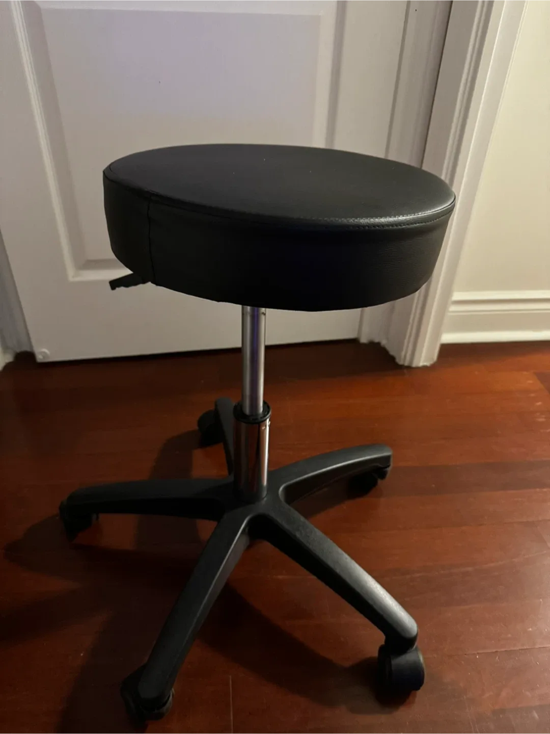Black Rolling Stool - Adjustable Height image indicator(3)