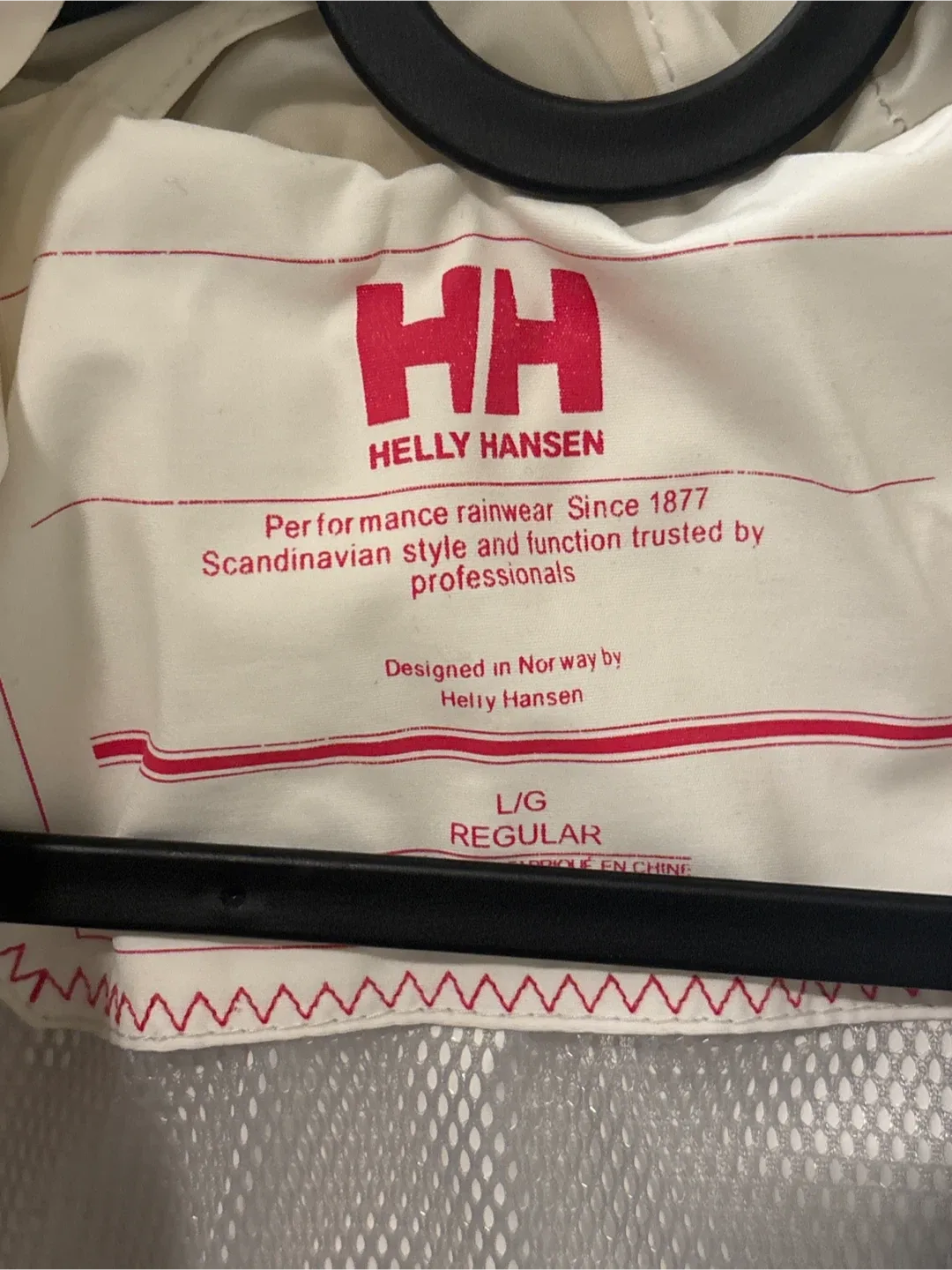 Helly Hansen Rain Jacket - Size L image indicator(2)