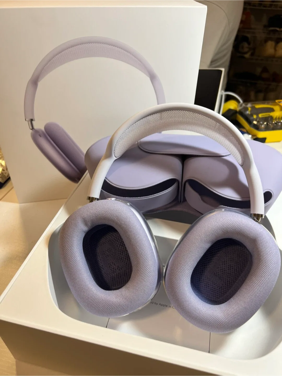 New Apple AirPods Max - Lilac image indicator(2)