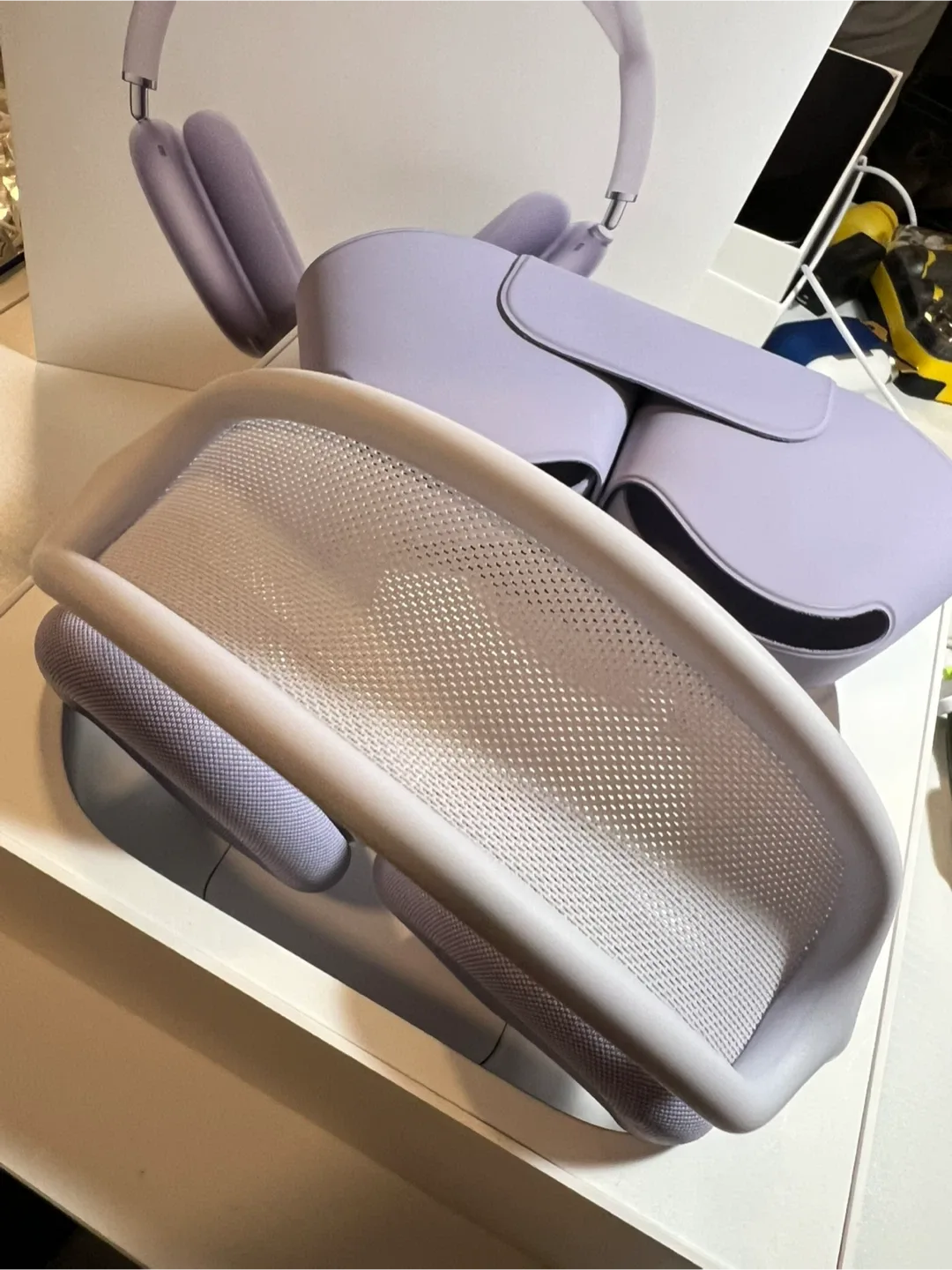 New Apple AirPods Max - Lilac image indicator(3)