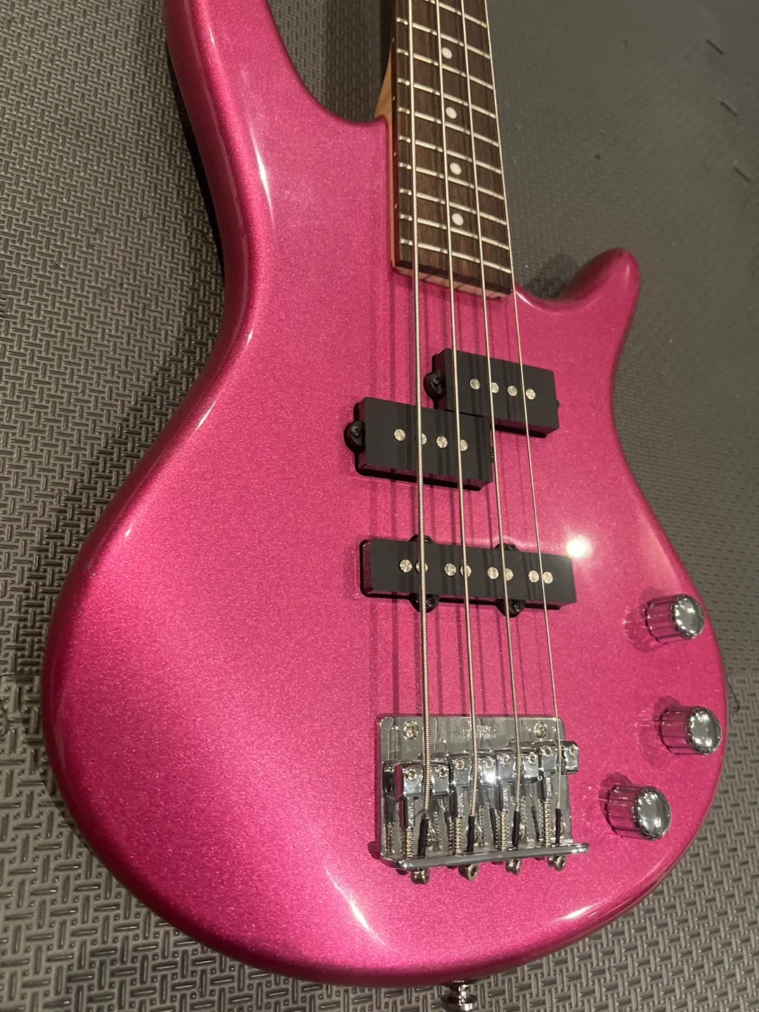 Ibanez Talman Bass Guitar - Pink image indicator(2)