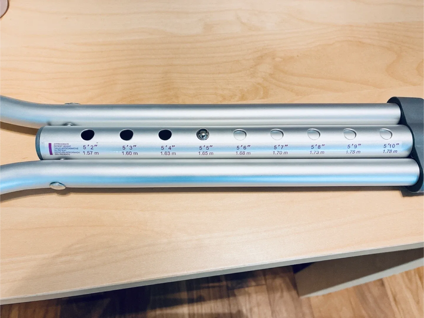 Adjustable Aluminum Crutches - Fits 5'2" to 5'10" image indicator(2)