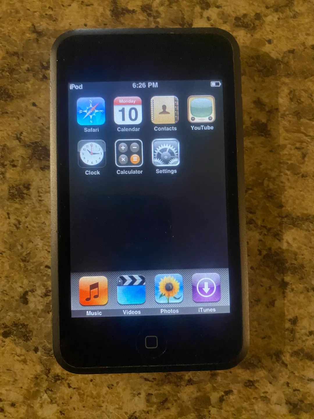 Apple iPod Touch 8GB with Charger image indicator(5)
