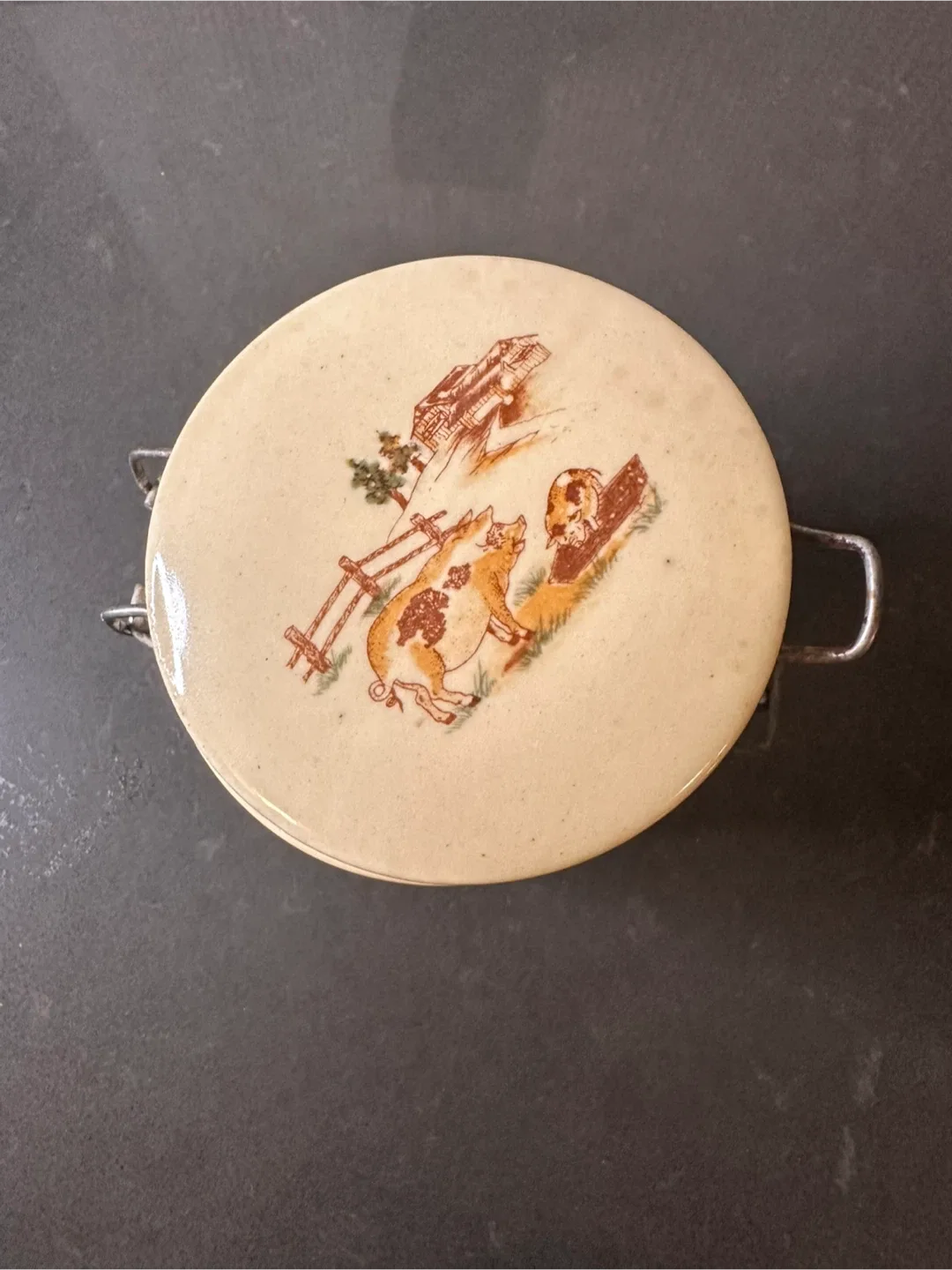 Vintage Ceramic Canister with Pig Design image indicator(5)