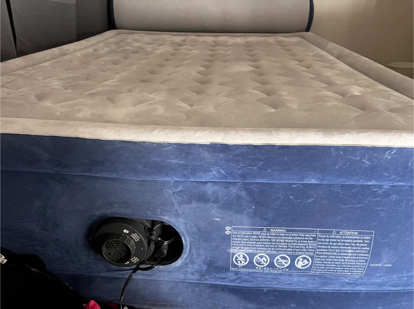 Intex Air Mattress with Built-in Pump queen size
