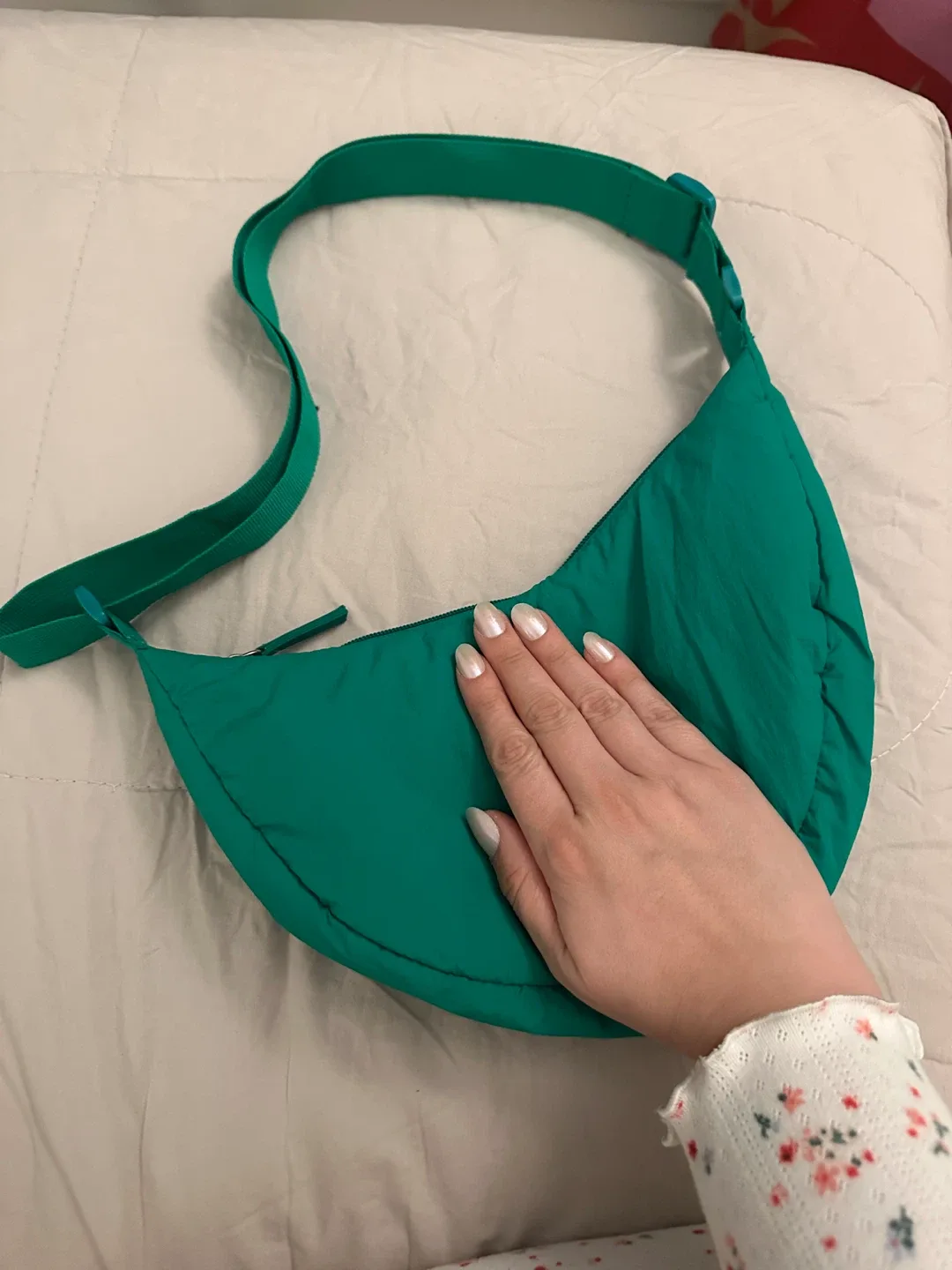 Green Nylon Shoulder Bag image indicator(3)