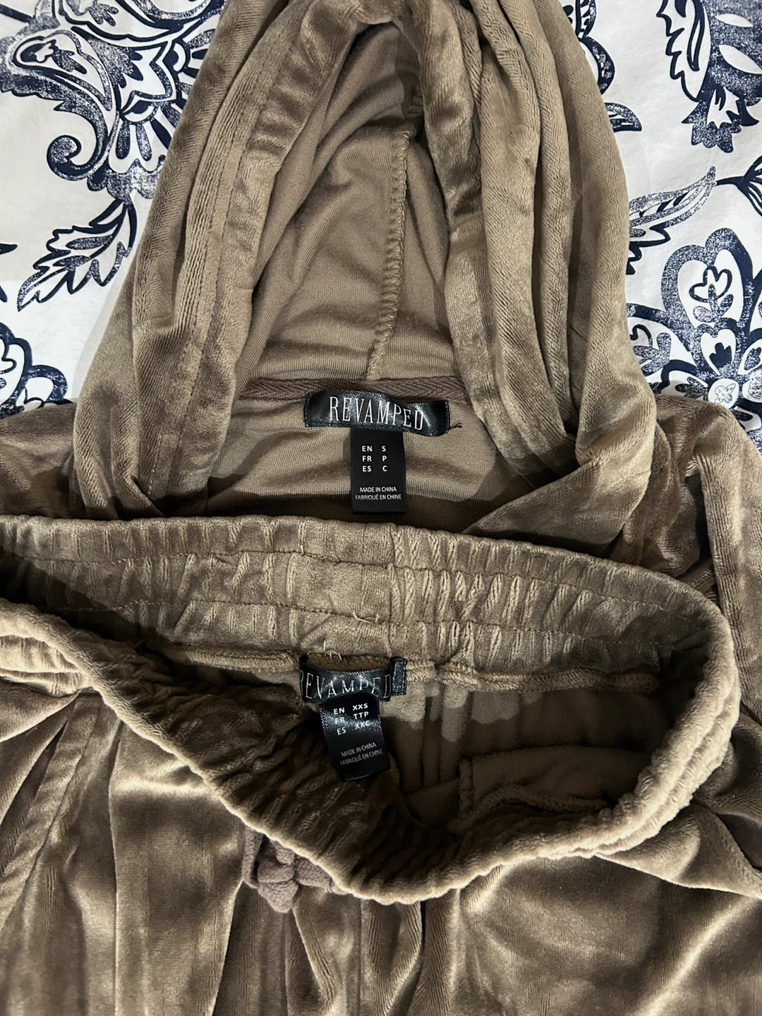 Velour Tracksuit - photo 2