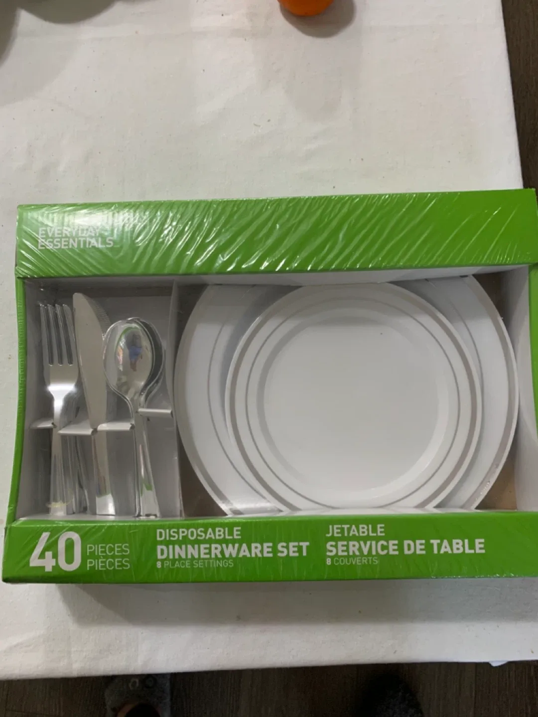 Everyday Essentials 40-Piece Disposable Dinnerware Set image indicator(2)