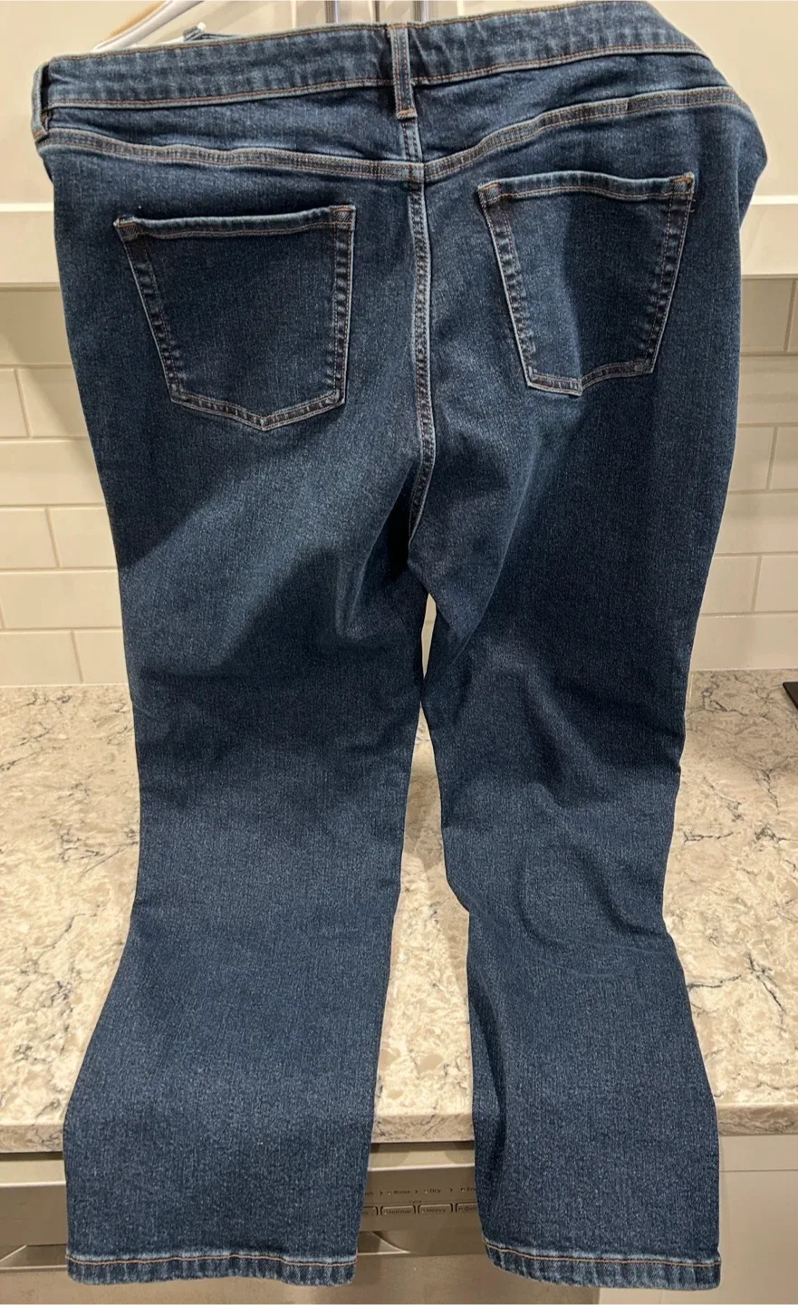 The Vintage Slim Leg Women’s Jeans (Reitmans)(36 Reg) image indicator(3)