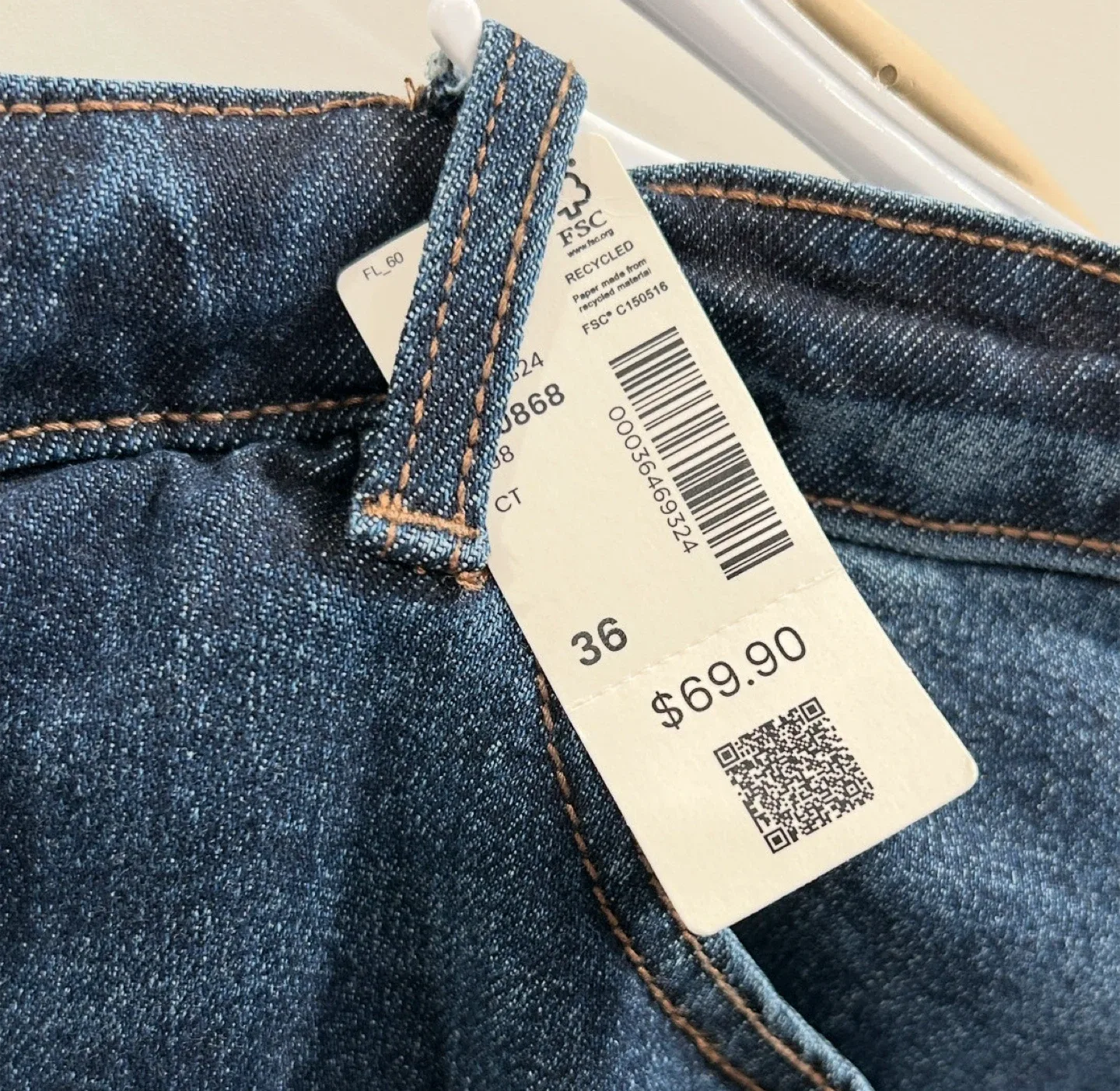 The Vintage Slim Leg Women’s Jeans (Reitmans)(36 Reg) image indicator(5)