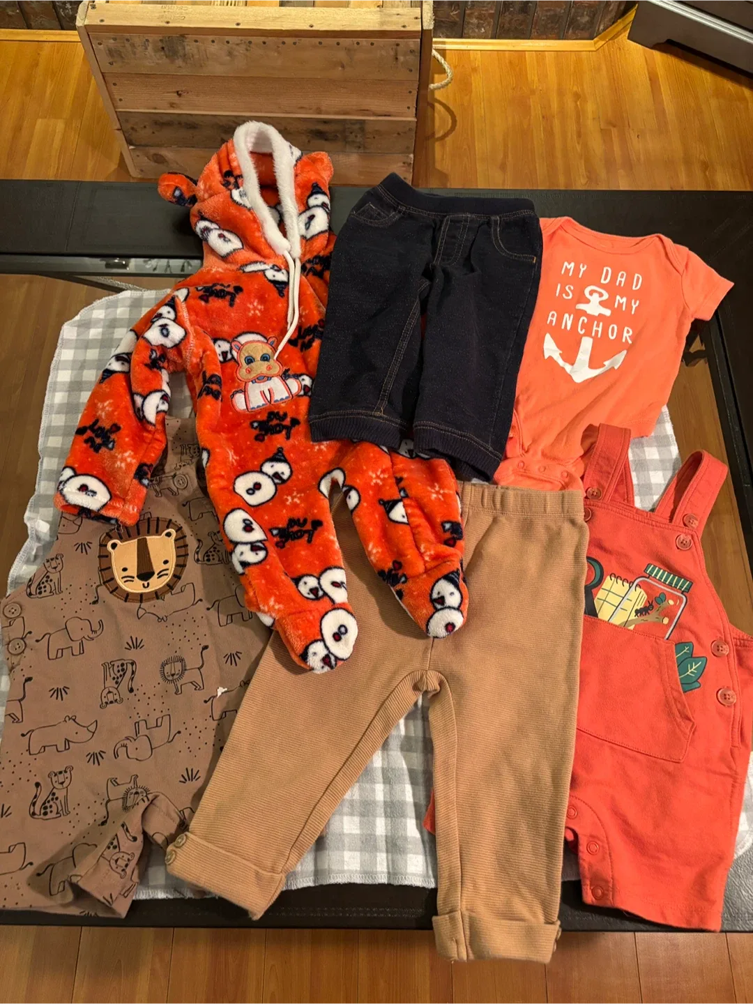 👶🏻 Assorted Baby Boy Clothes 6 - 18 Months! image indicator(8)