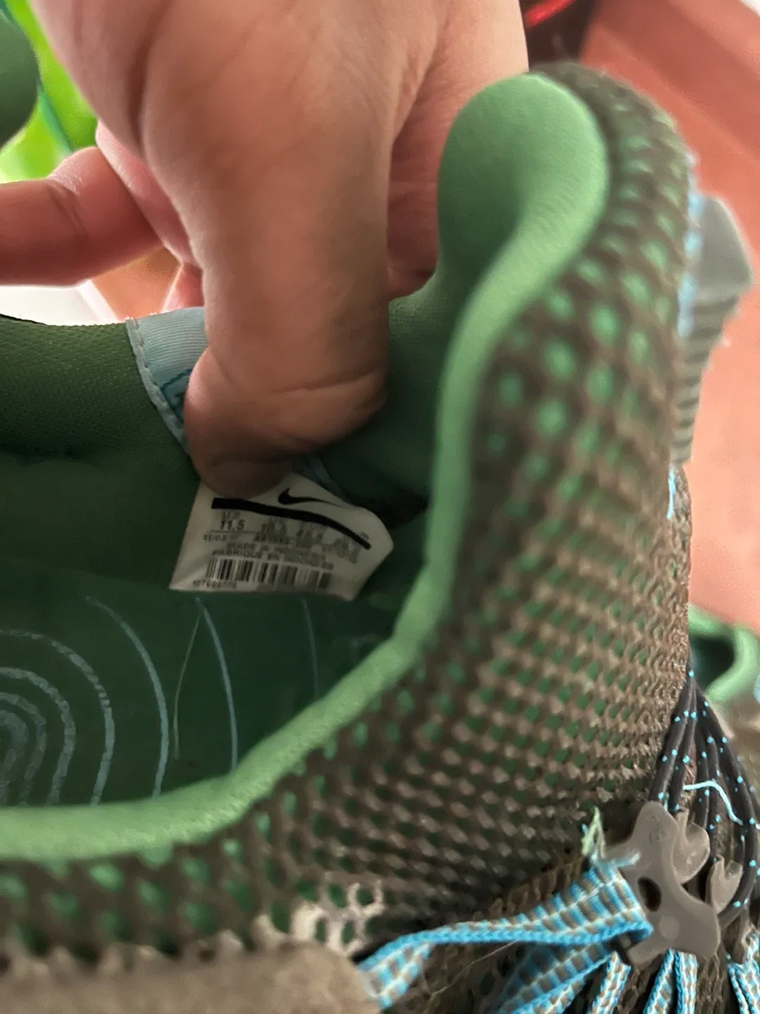 Nike Shox NZ Shoes, Size 11.5 image indicator(5)