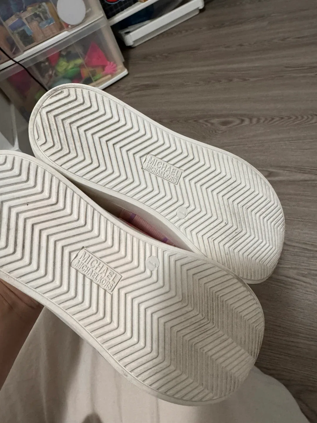 Michael Kors Sneakers - Size 1 kids image indicator(4)