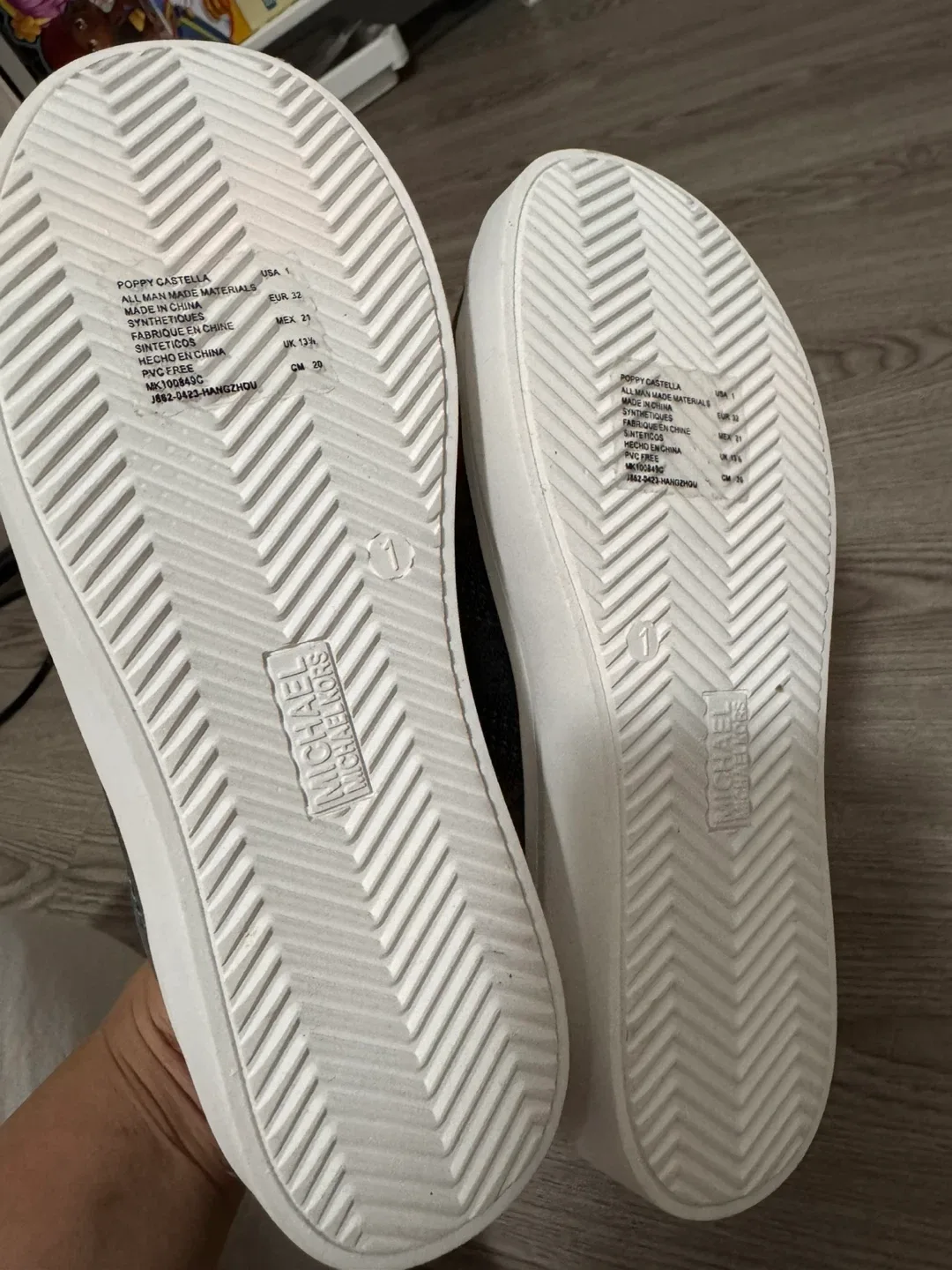 Michael Kors Sneakers - Size 1 kids image indicator(7)