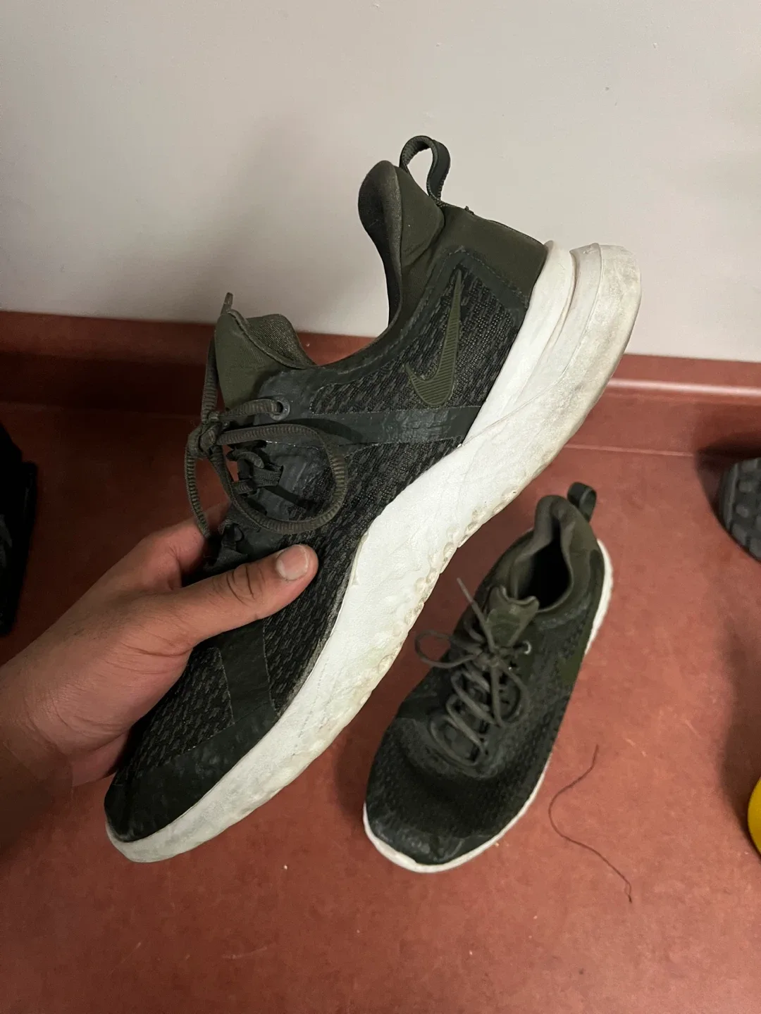 Nike AA7406-306 Running Shoes - Size 12 image indicator(2)