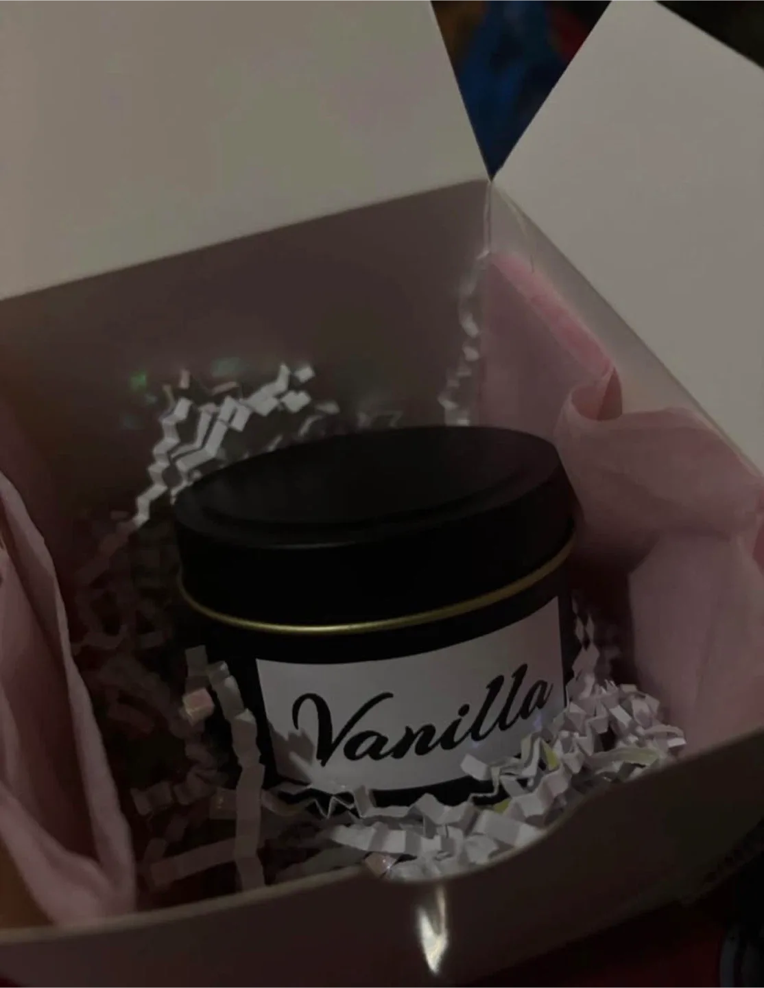 Vanilla Scented Candle - Black Tin