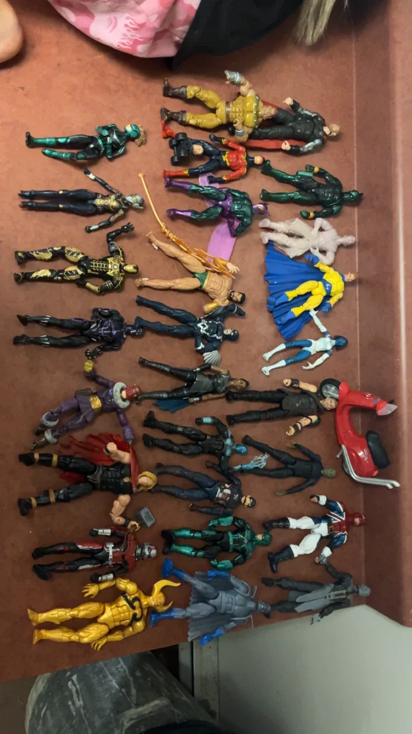 Marvel Action Figures Lot read discription image indicator(2)