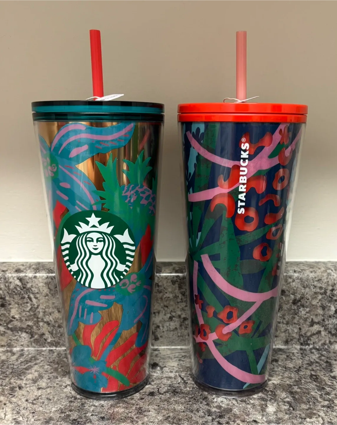 Starbucks Tumblers image indicator(2)