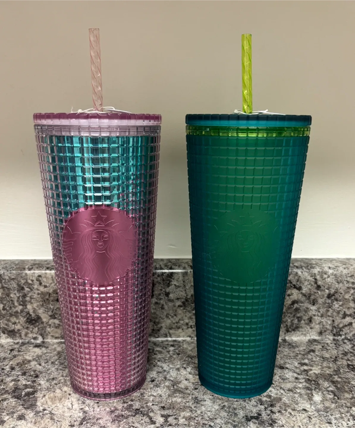 Starbucks Tumblers image indicator(3)