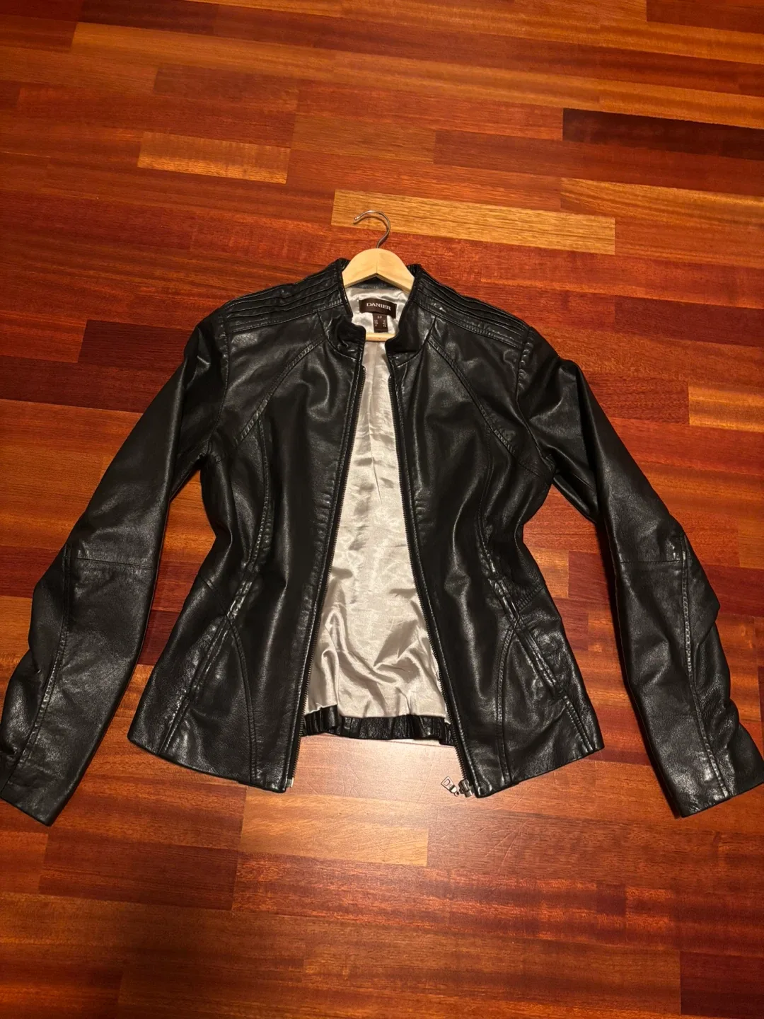 Danier Genuine Fitted Leather Jacket image indicator(3)