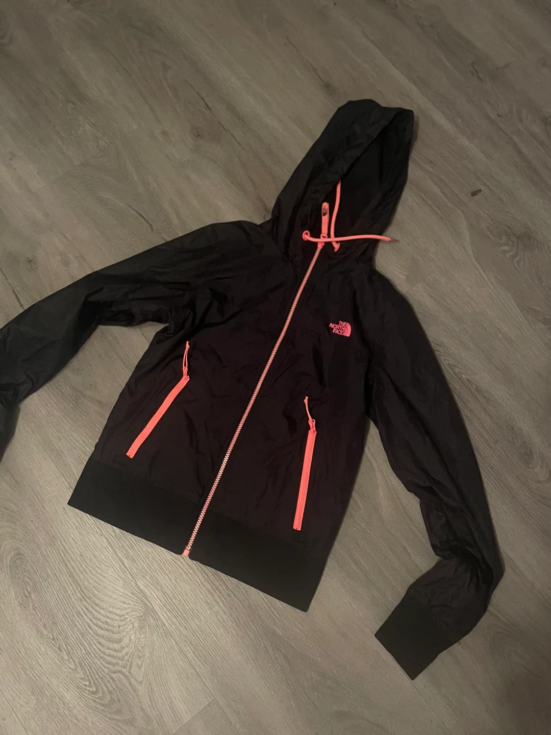 The North Face Windbreaker - Women's XS