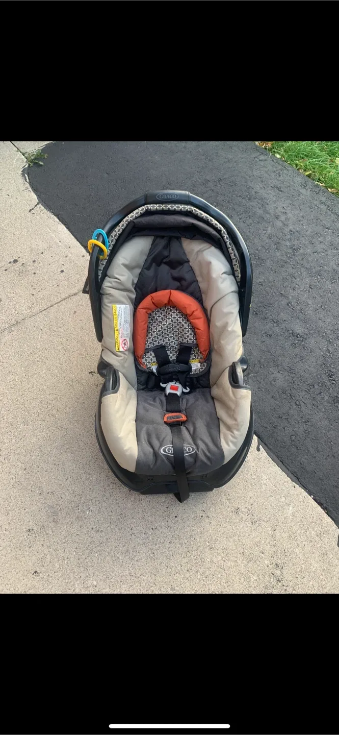 Graco SnugRide 35 Lite LX Infant Car Seat image indicator(2)