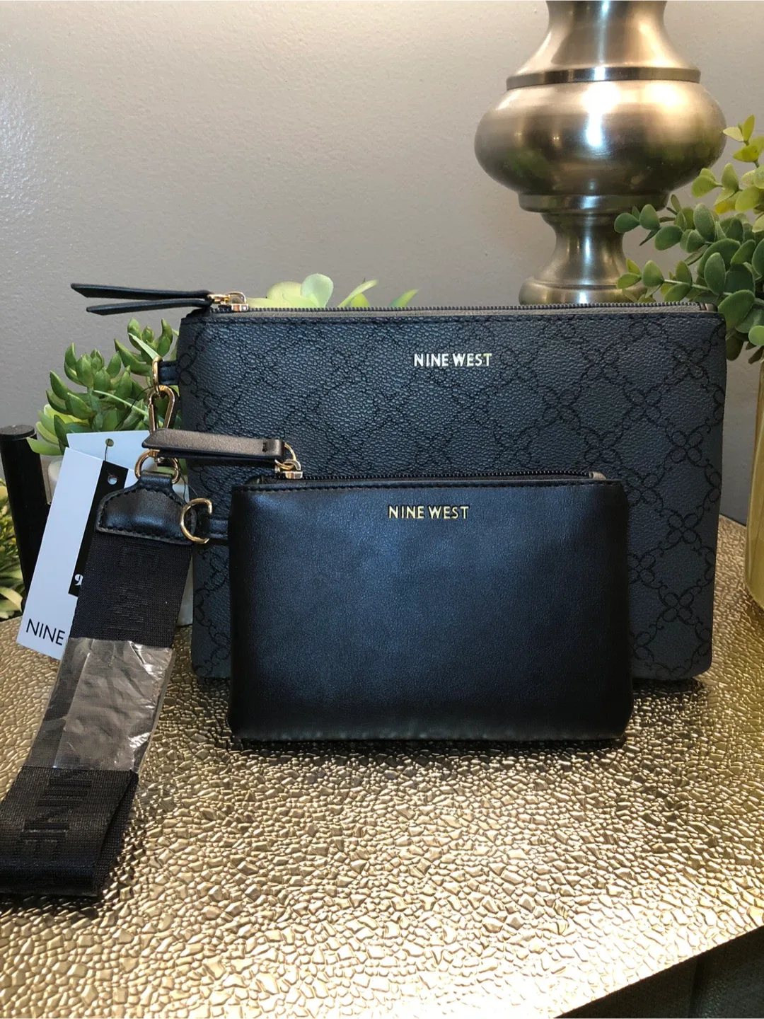New Nine West Yocelyn SLG Black Wristlet thumbnail