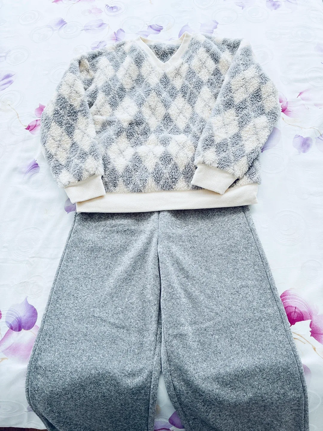 Uniqlo Loungewear Set - Size XS thumbnail