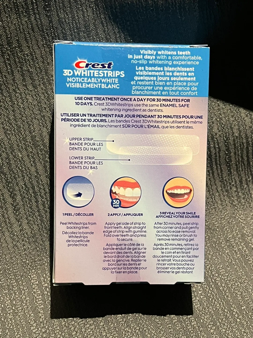 Crest 3D Whitestrips Noticeably White - New image indicator(2)