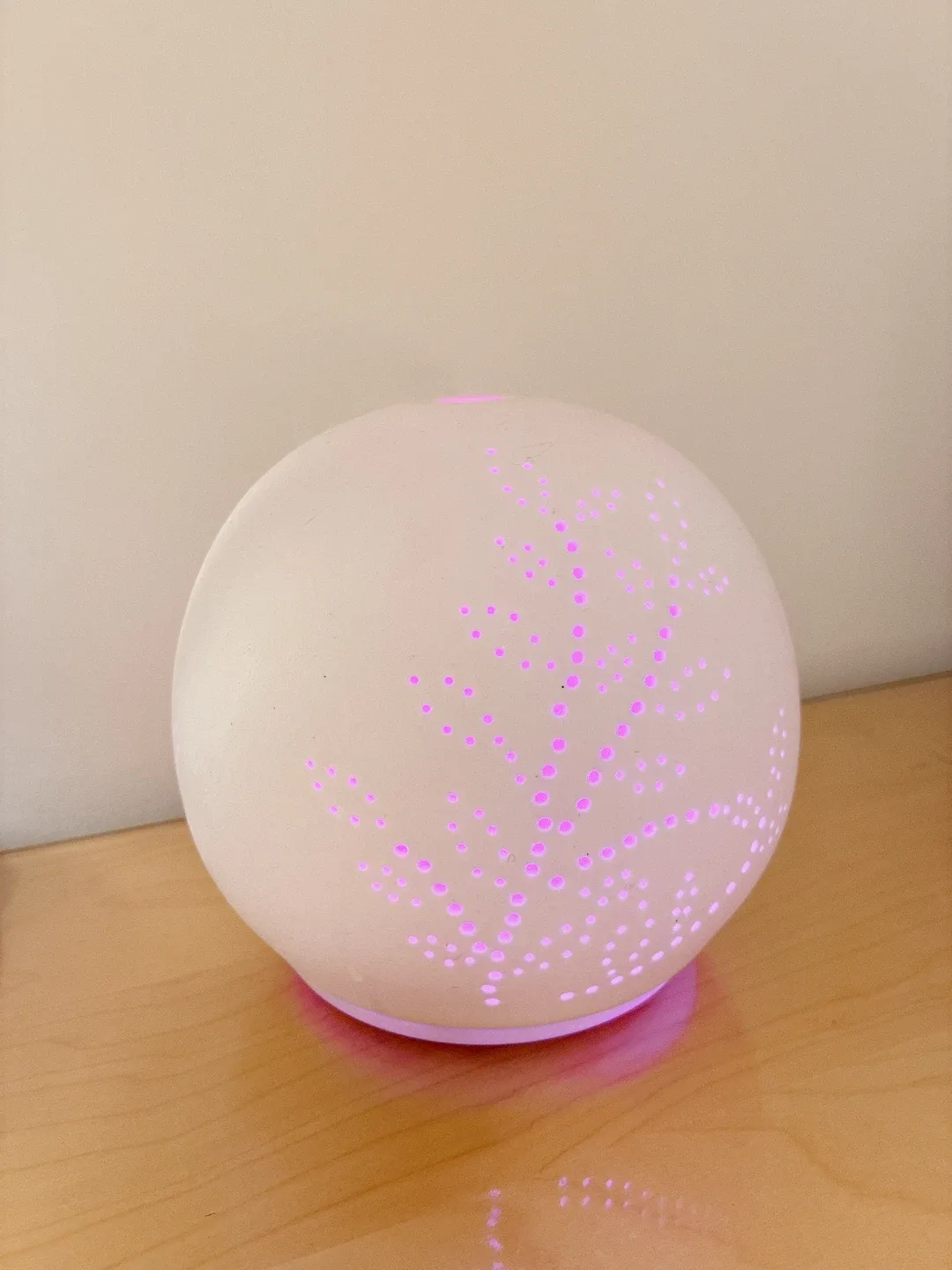 Round Diffuser Lamp with 8 colours thumbnail