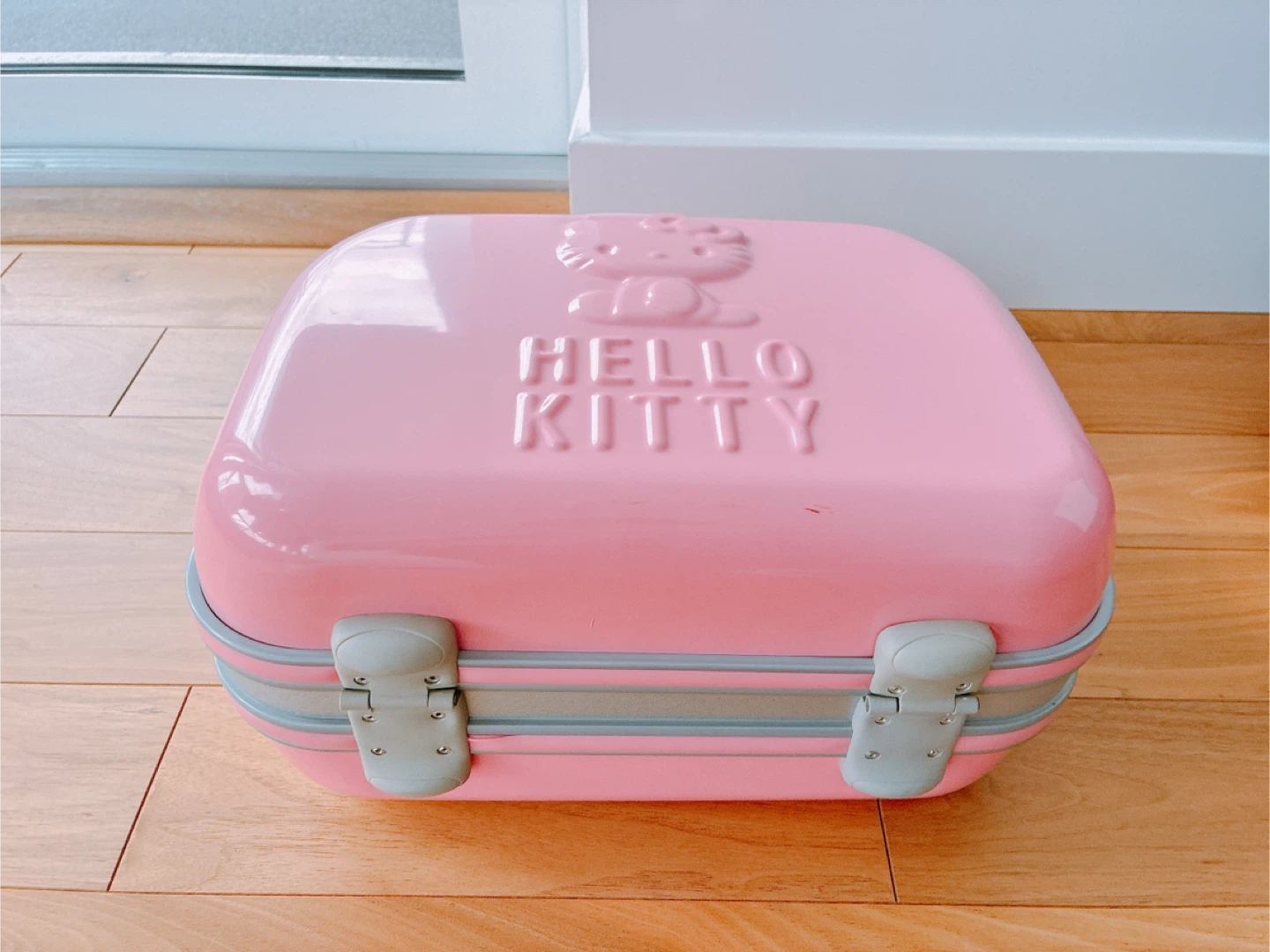 Hello Kitty Pink Luggage Suitcase - photo 2
