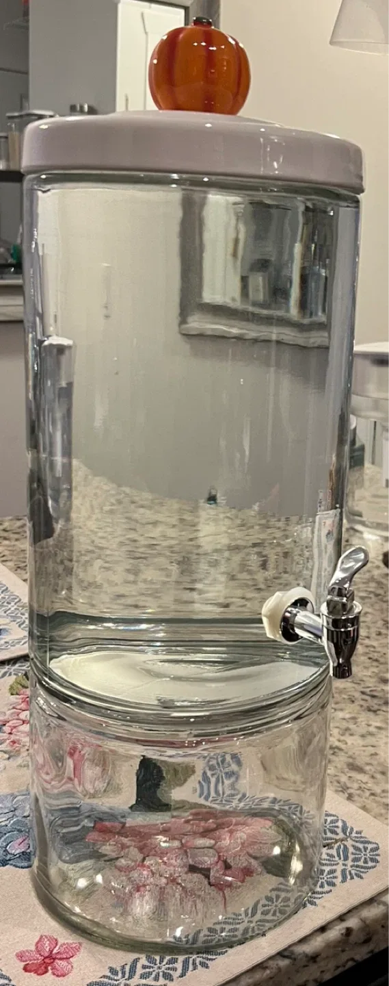 Glass Beverage Dispenser with Spigot