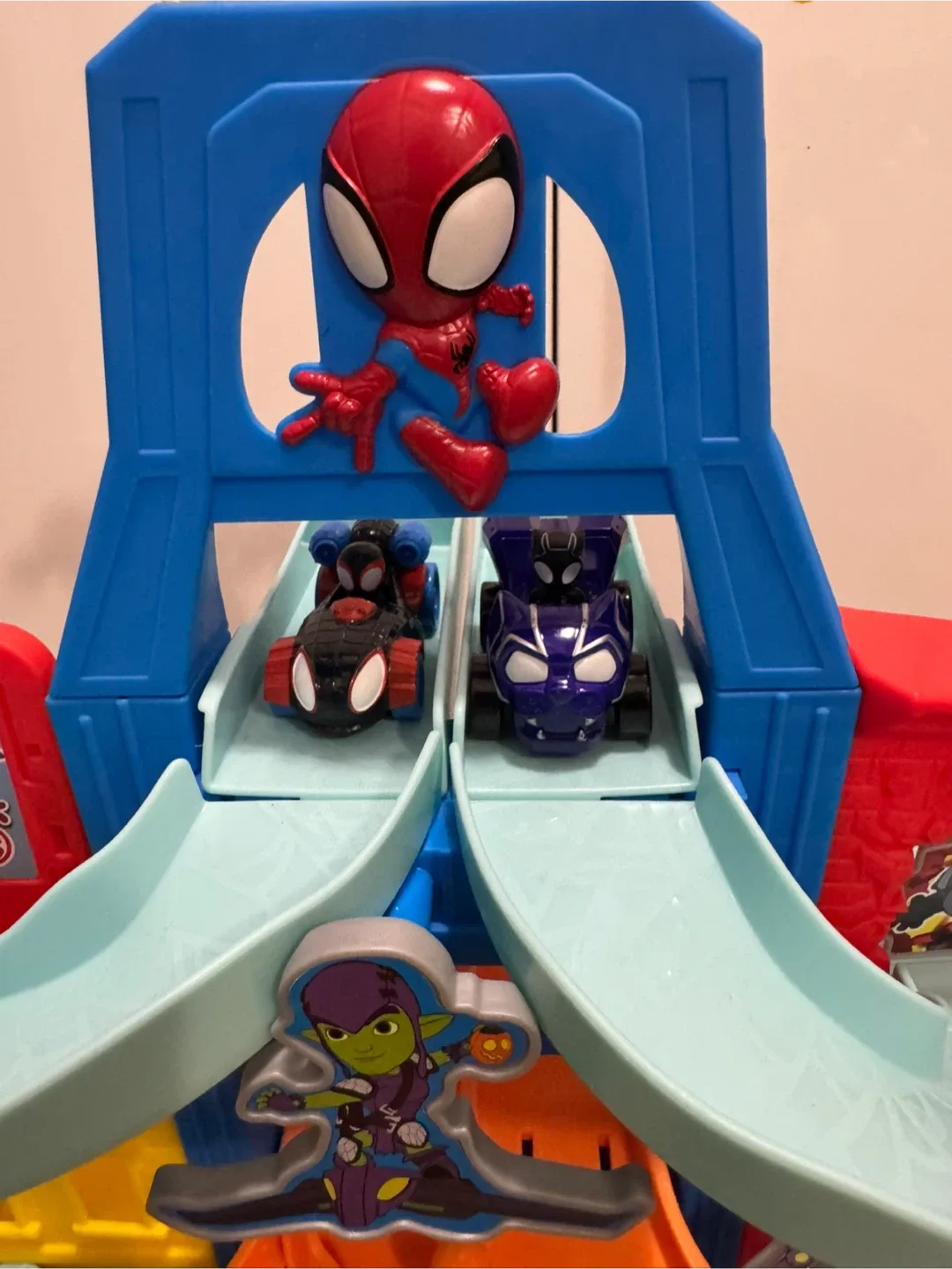 Spidey and His Amazing Friends Racing Track image indicator(2)