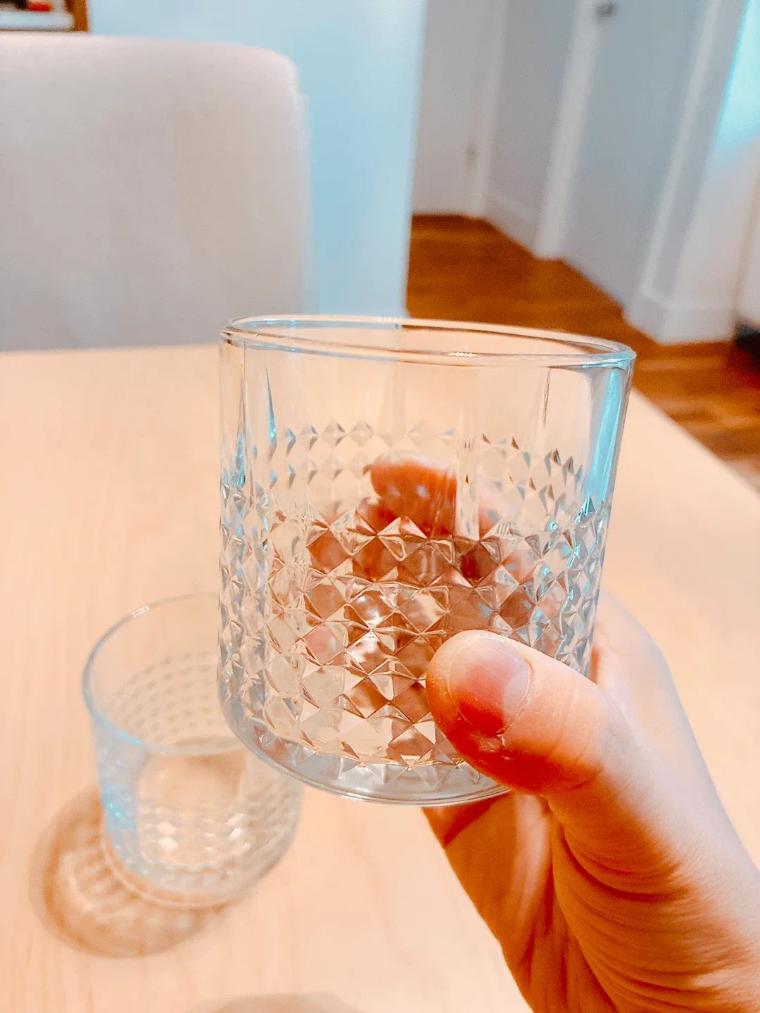 Set of 4 Textured Drinking Glasses image indicator(2)