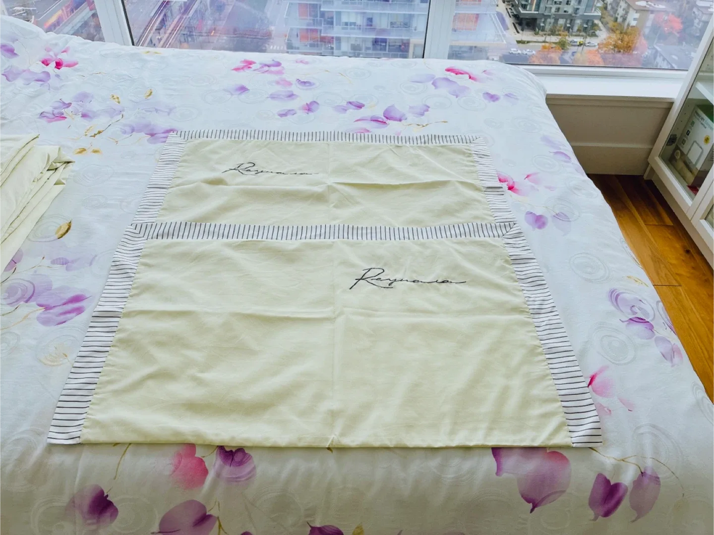 Reynola Bedding Set image indicator(4)