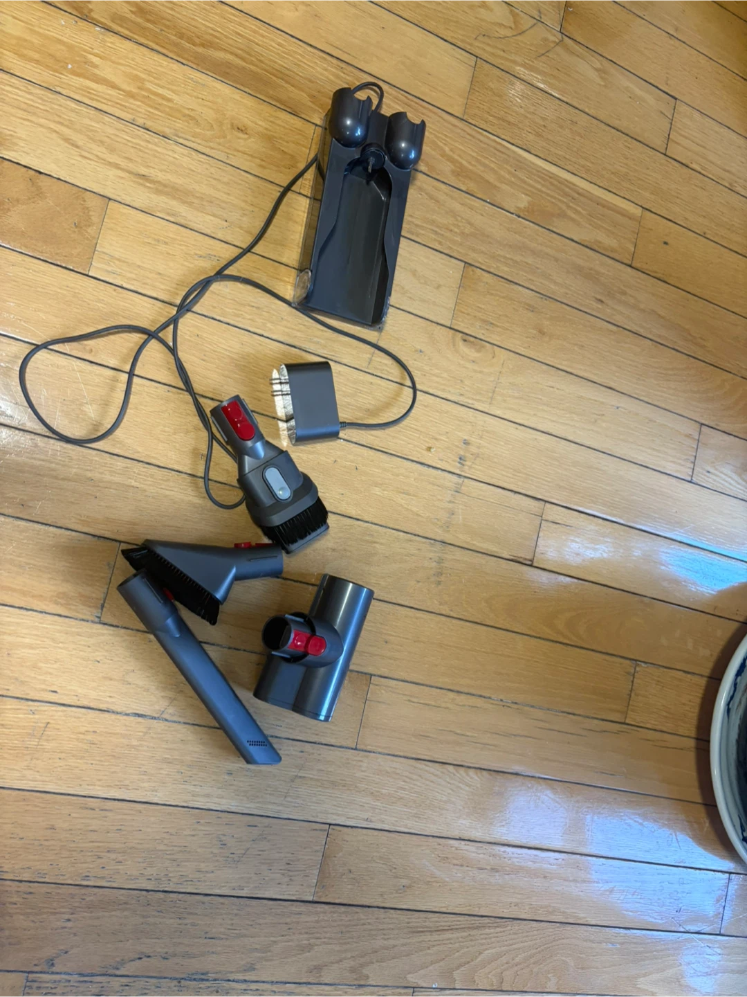 Dyson Cyclone V10 Motorhead Vacuum - photo 3