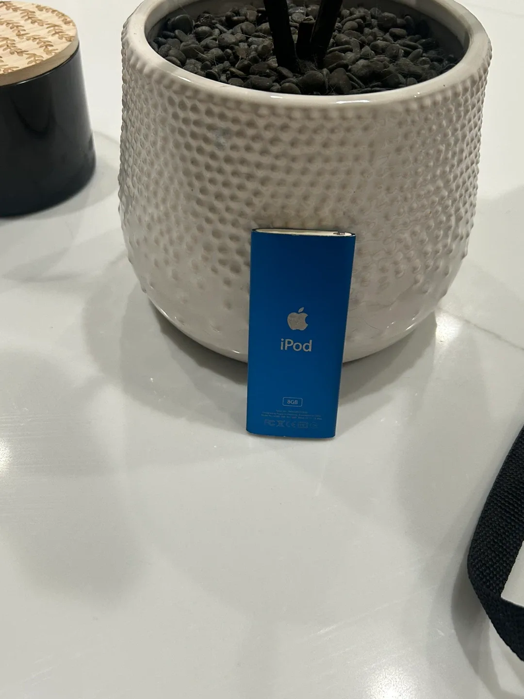 Apple iPod Nano 6th Gen - 8GB Blue image indicator(2)