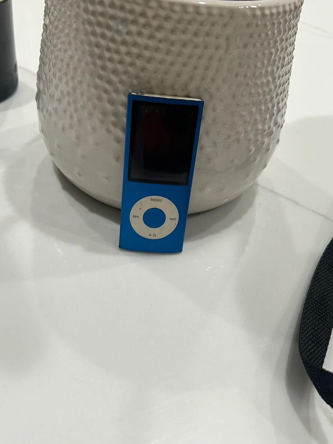 Apple iPod Nano 6th Gen - 8GB Blue image indicator(4)