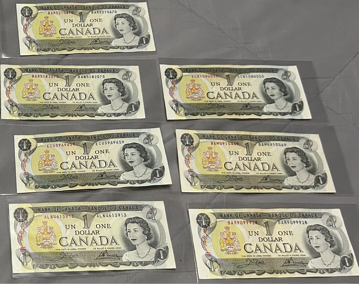 Collection of 15 Canadian Dollar Bills, 1973 image indicator(3)