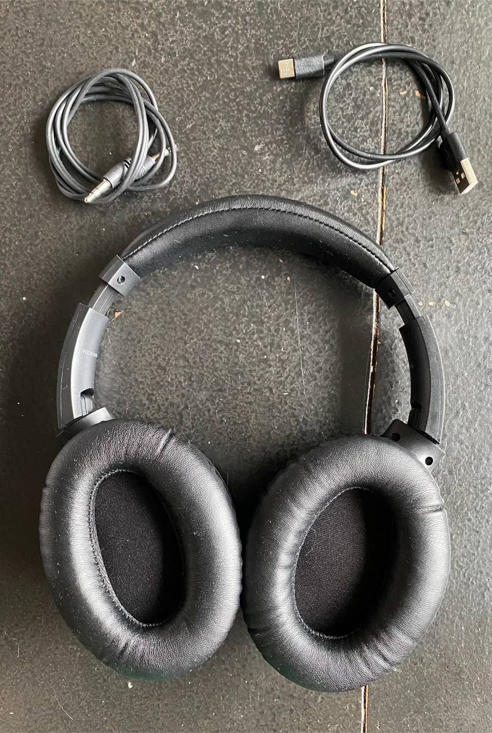 iLive Active Noise Canceling Bluetooth Headphones image indicator(3)